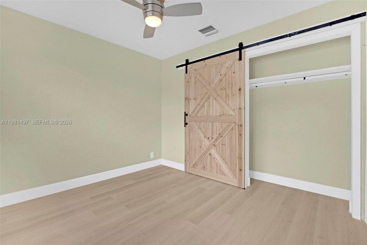 369 Phippen Waiters Rd , Unit 1-2, Dania Beach, FL 33004 Photo