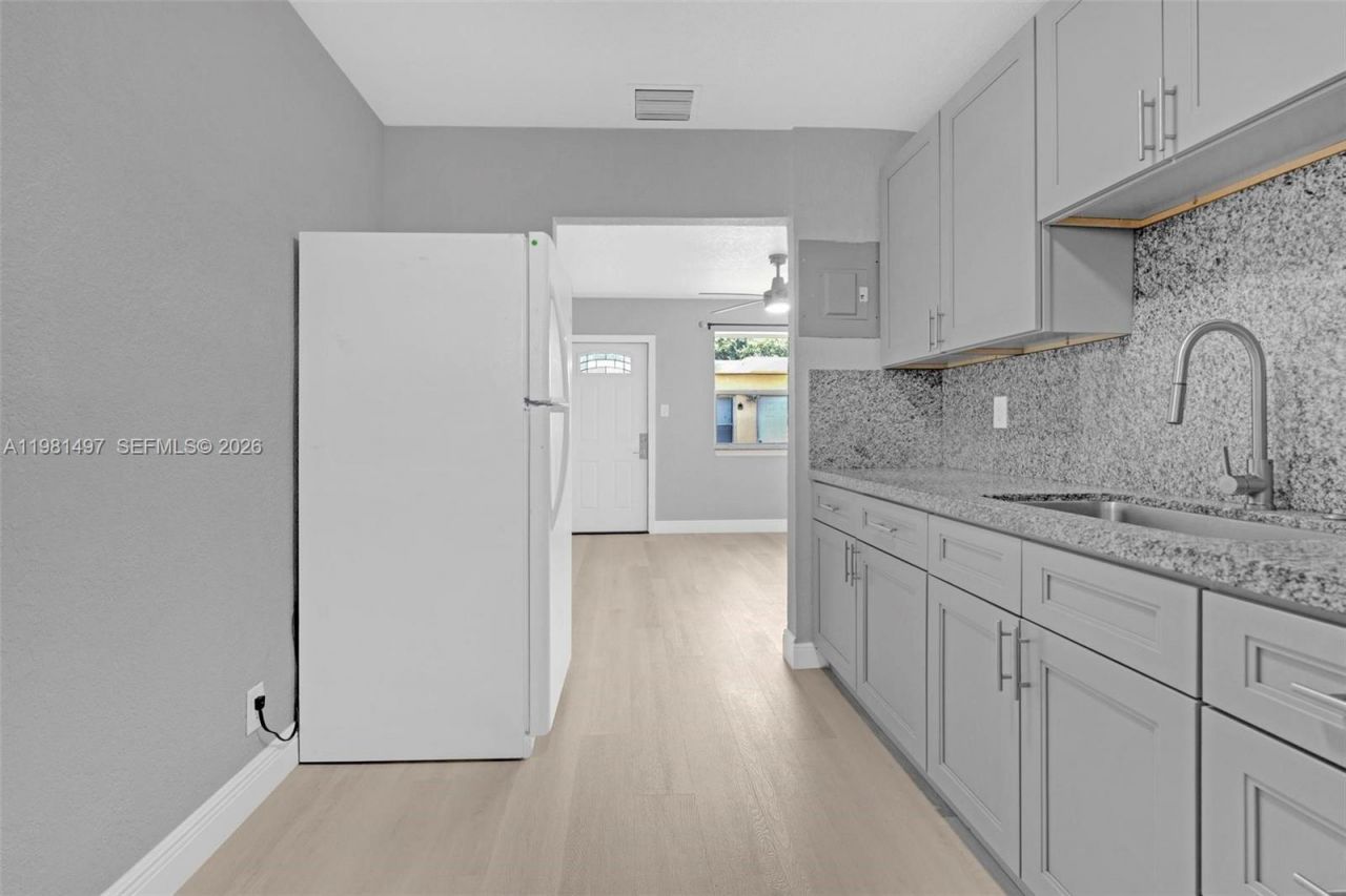 369 Phippen Waiters Rd , Unit 1-2, Dania Beach, FL 33004 Photo