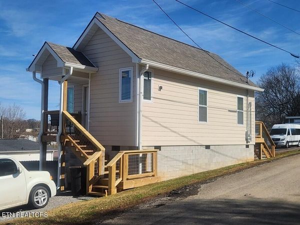 746 Fair St, Sweetwater, TN 37874