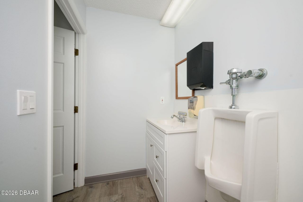 750 W Granada Boulevard, Ormond Beach, FL 32174 Photo