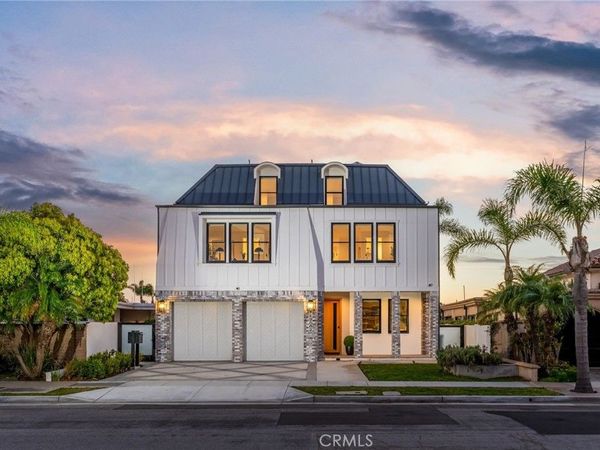 17007 Edgewater Lane, Huntington Beach, CA 92649