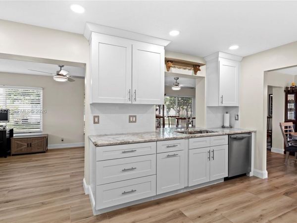 6945 NW 17th St, Margate, FL 33063