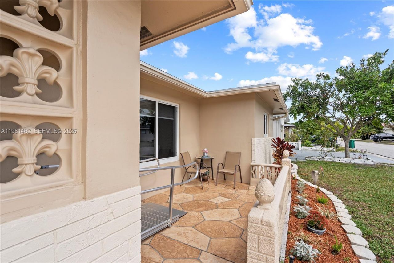 6945 NW 17th St , Margate, FL 33063 Photo