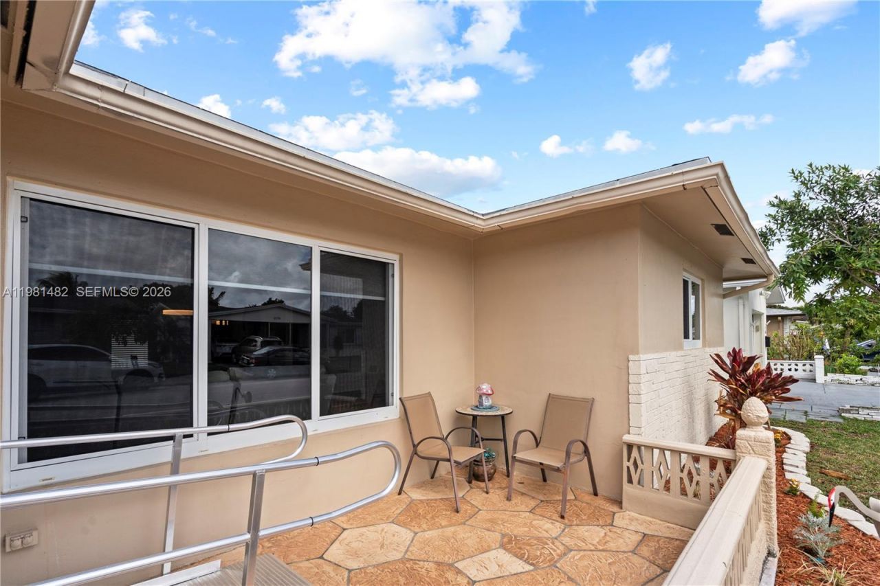 6945 NW 17th St , Margate, FL 33063 Photo