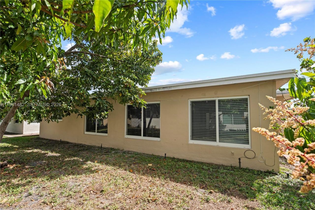 6945 NW 17th St, Margate, FL 33063 Photo