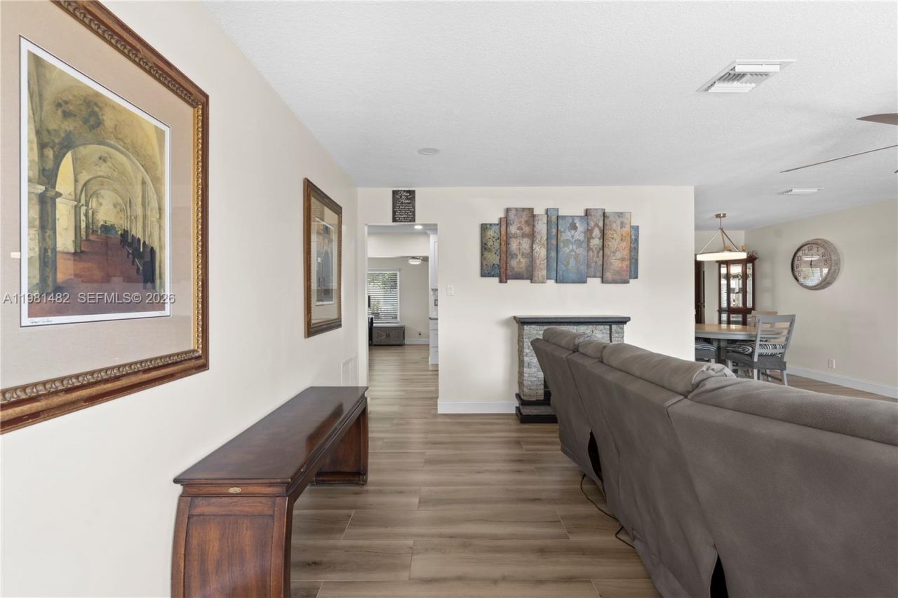 6945 NW 17th St, Margate, FL 33063 Photo