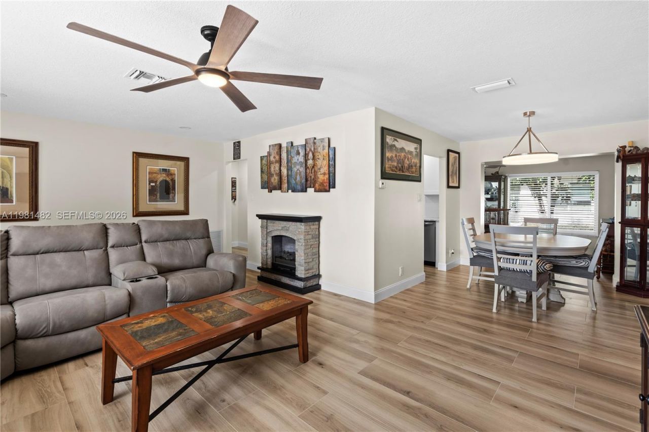 6945 NW 17th St , Margate, FL 33063 Photo