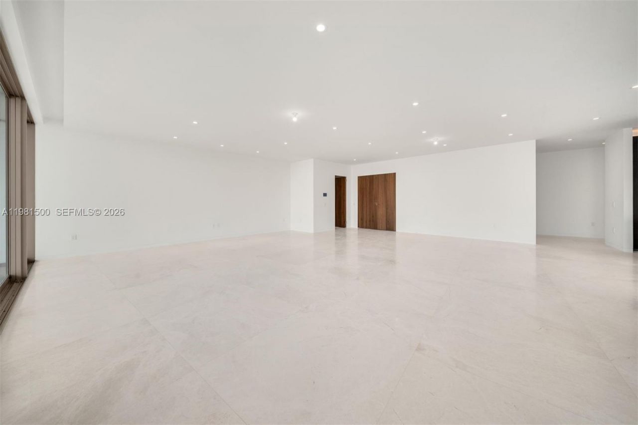 5 Grove Isle Dr , Unit L402, Coconut Grove, FL 33133 Photo