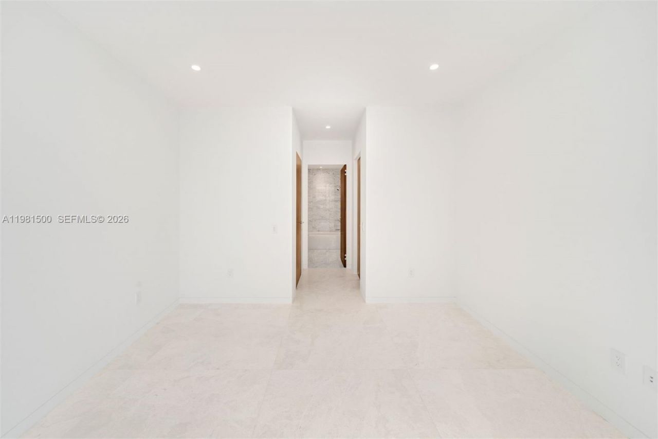 5 Grove Isle Dr , Unit L402, Coconut Grove, FL 33133 Photo