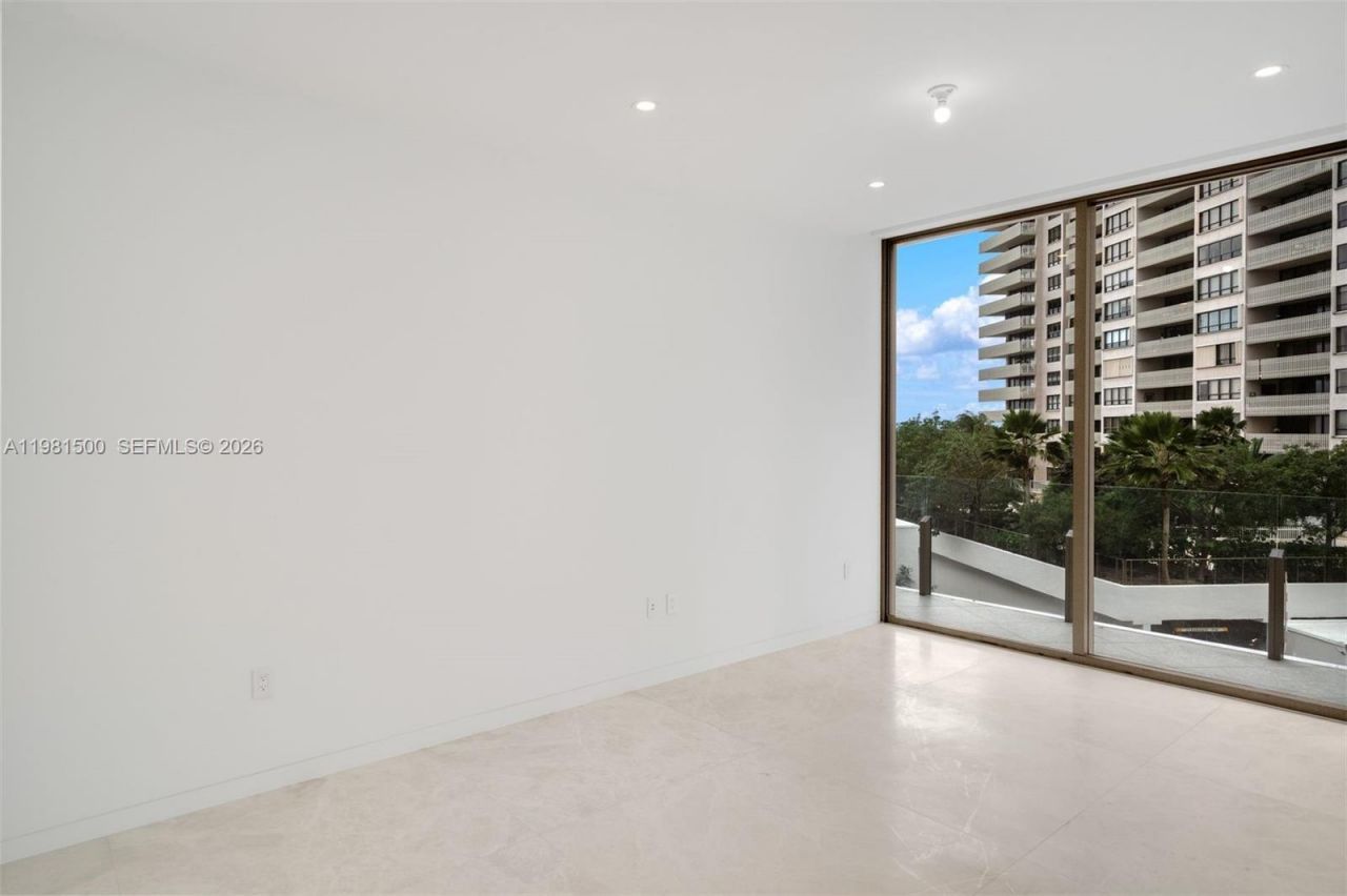5 Grove Isle Dr , Unit L402, Coconut Grove, FL 33133 Photo