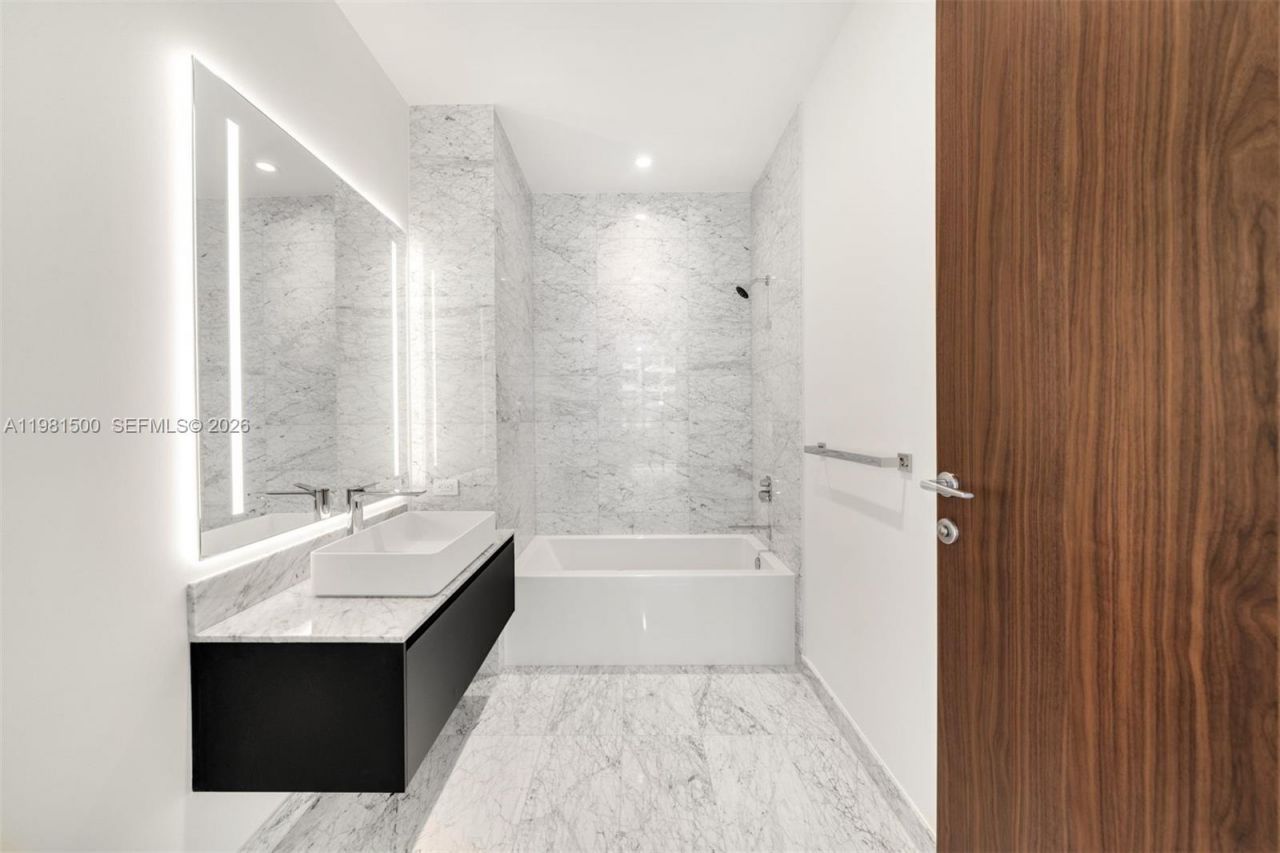 5 Grove Isle Dr , Unit L402, Coconut Grove, FL 33133 Photo