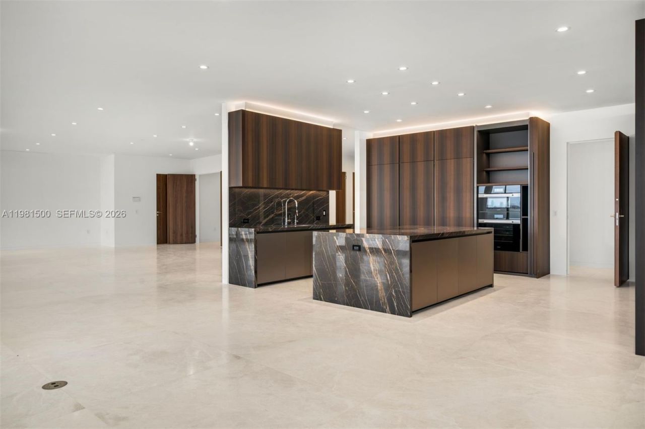 5 Grove Isle Dr , Unit L402, Coconut Grove, FL 33133 Photo