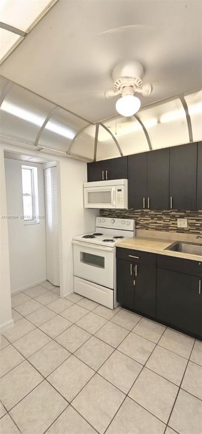 7911 N Colony Cir N , Unit 202, Tamarac, FL 33321 Photo