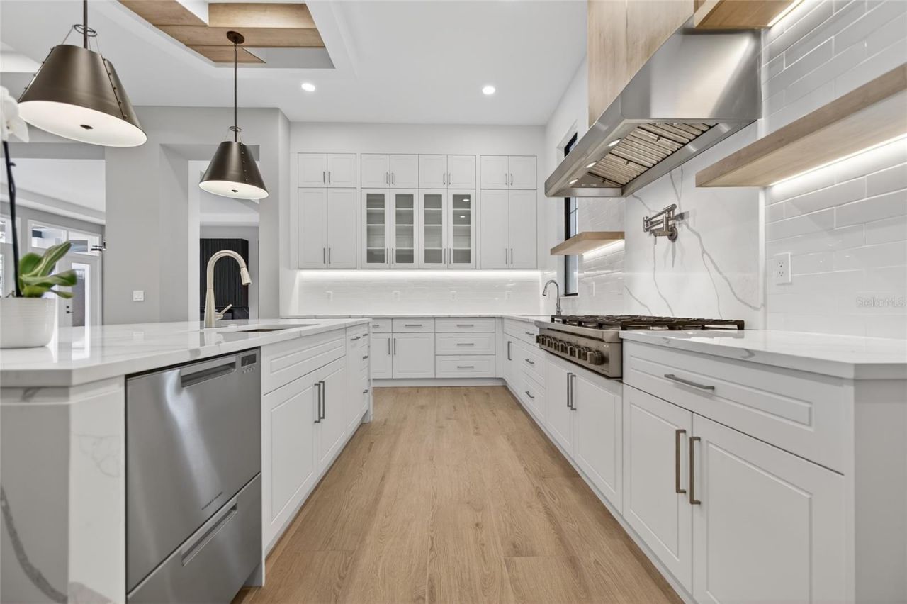 16130 Pendio Drive , Bella Collina, FL 34756 Photo