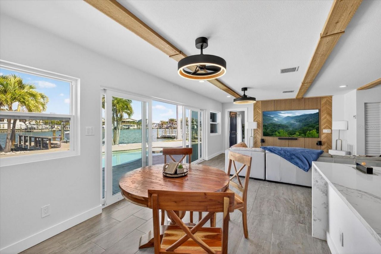 16111 5th Street E, Redington Beach, FL 33708 Photo