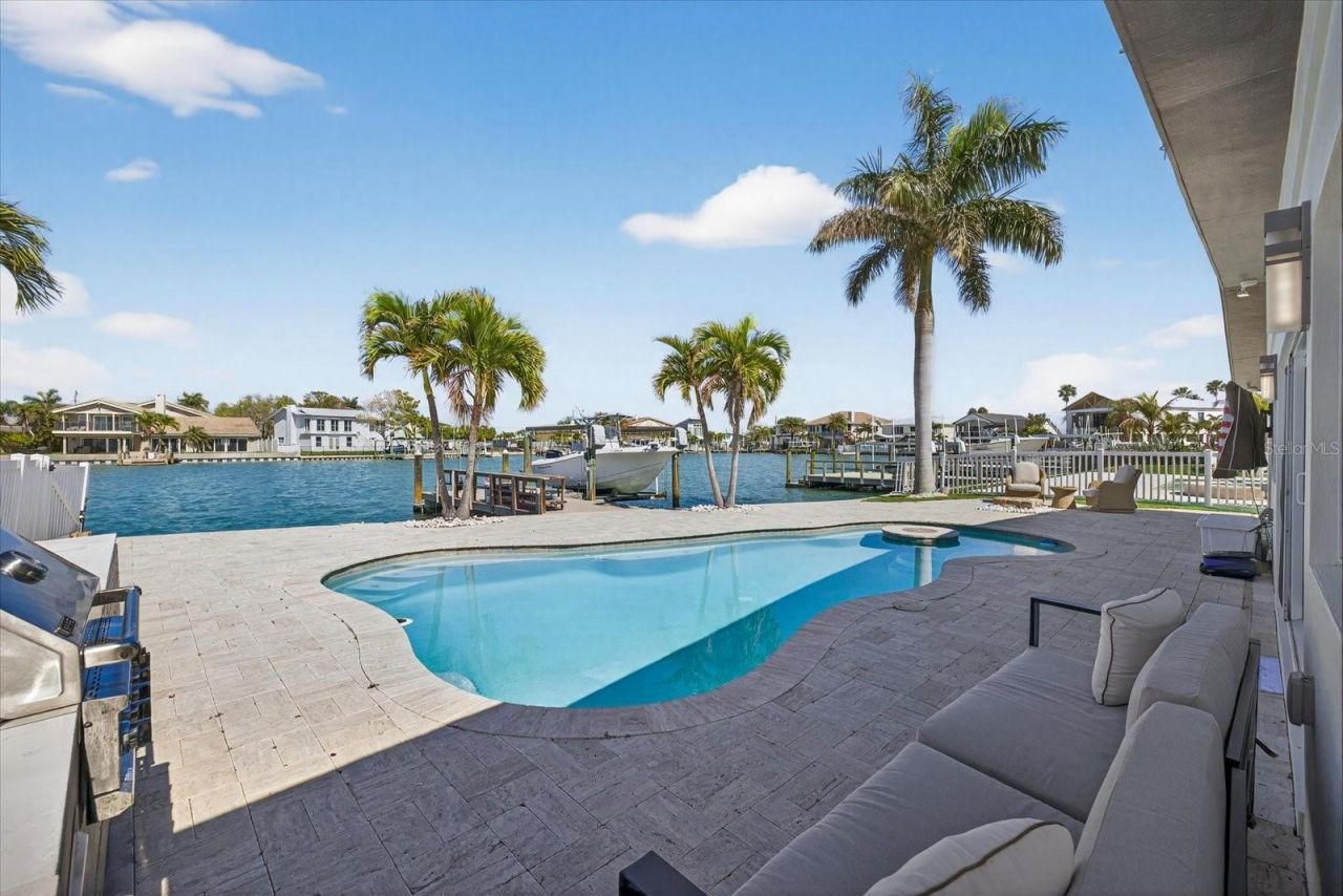 16111 5th Street E, Redington Beach, FL 33708 Photo