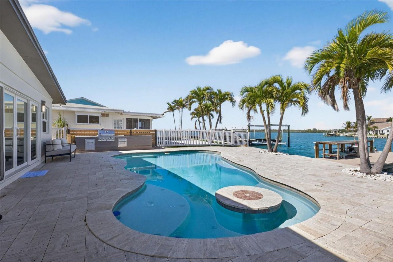 16111 5th Street E, Redington Beach, FL 33708 Photo