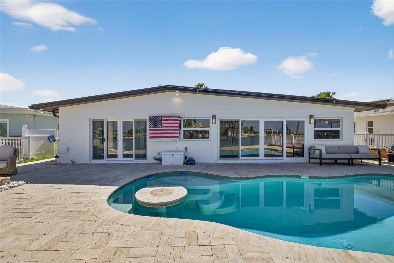 16111 5th Street E, Redington Beach, FL 33708 Photo