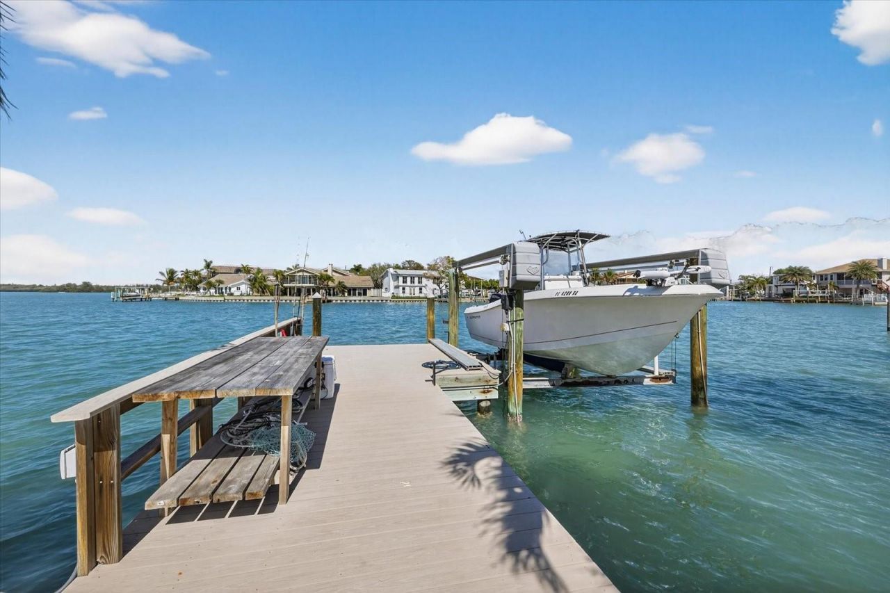 16111 5th Street E, Redington Beach, FL 33708 Photo