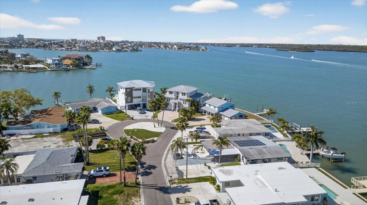 16111 5th Street E, Redington Beach, FL 33708 Photo