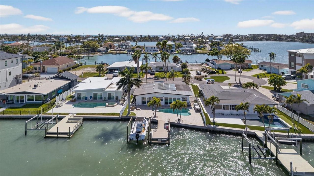 16111 5th Street E, Redington Beach, FL 33708 Photo