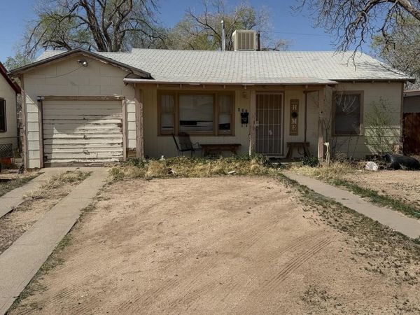 621 Alvarado Drive SE, Albuquerque, NM 87108