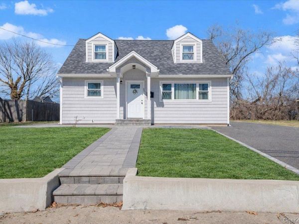 69 Parkway Boulevard , Wyandanch, NY 11798