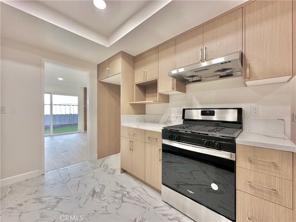 912 Plaza Escondido, Fullerton, CA 92833 Main Photo