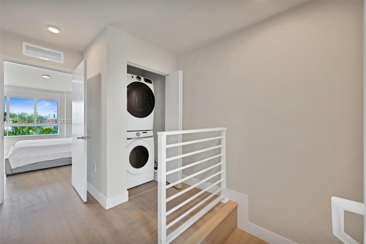 2535 NE 193rd St , Unit 3209, Miami, FL 33180 Photo