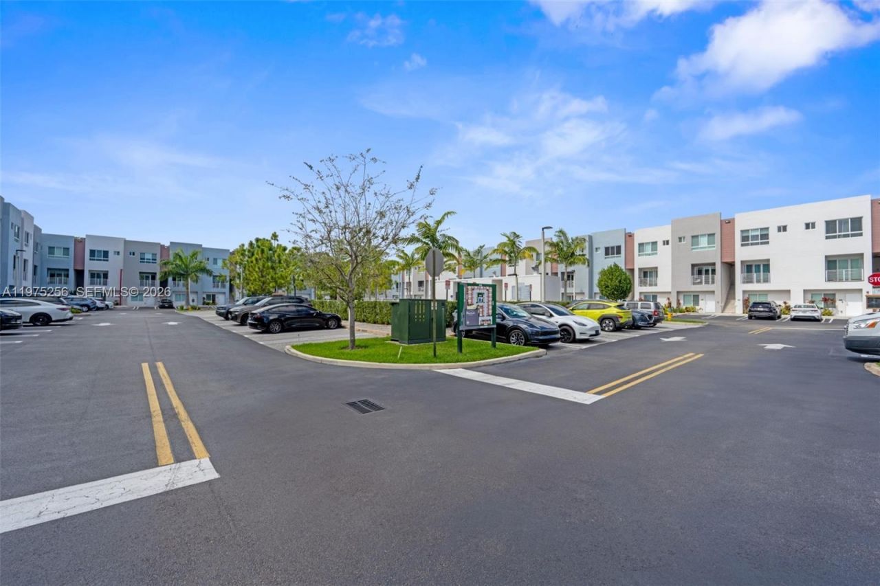 2535 NE 193rd St , Unit 3209, Miami, FL 33180 Photo