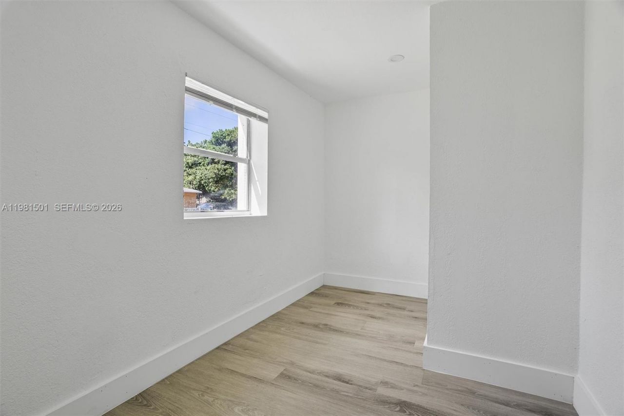 1601 NW 50th St , Miami, FL 33142 Photo