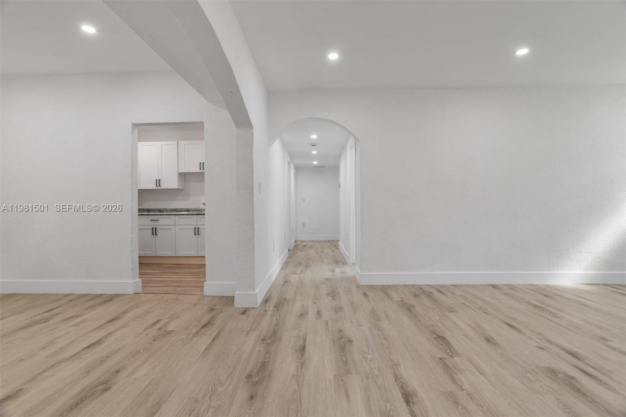 1601 NW 50th St , Miami, FL 33142 Photo