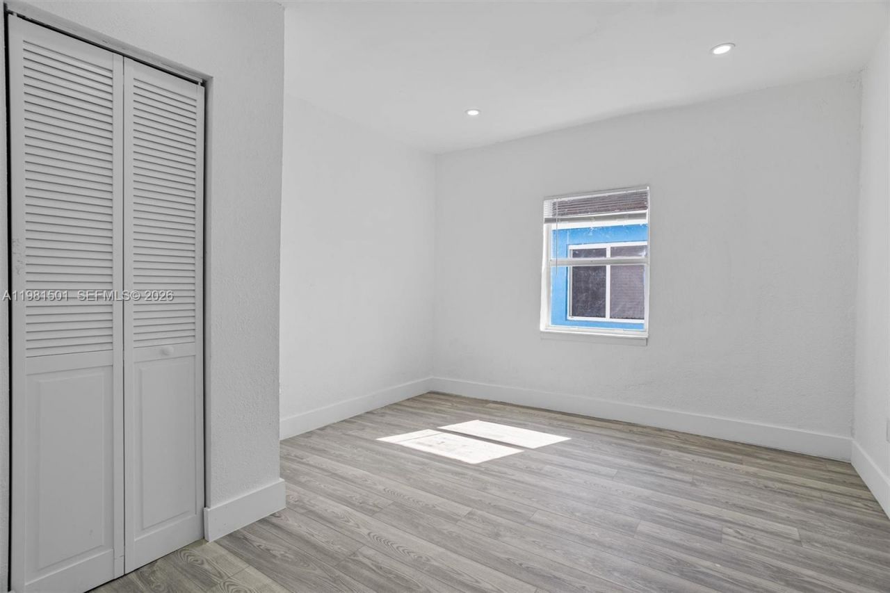 1601 NW 50th St , Miami, FL 33142 Photo