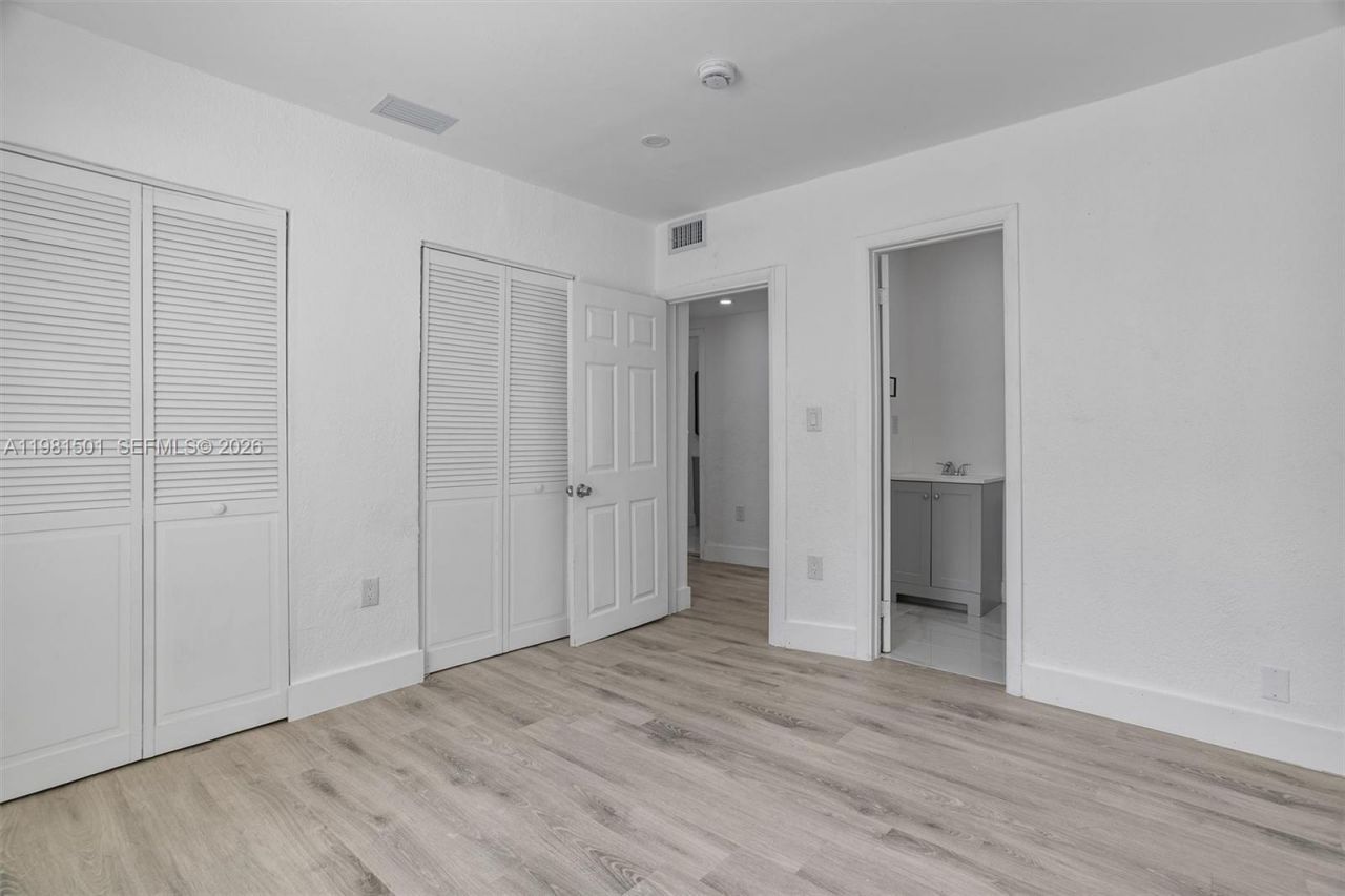 1601 NW 50th St , Miami, FL 33142 Photo