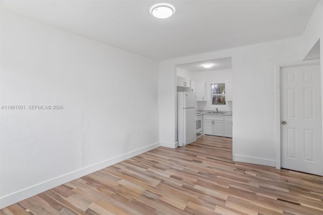 1601 NW 50th St , Miami, FL 33142 Photo