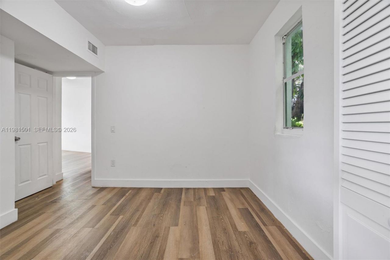 1601 NW 50th St , Miami, FL 33142 Photo