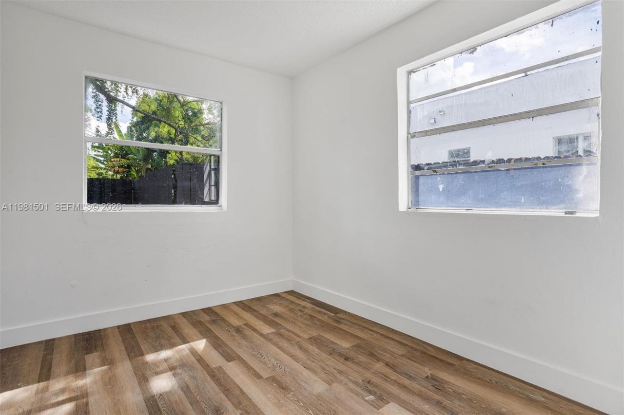 1601 NW 50th St , Miami, FL 33142 Photo