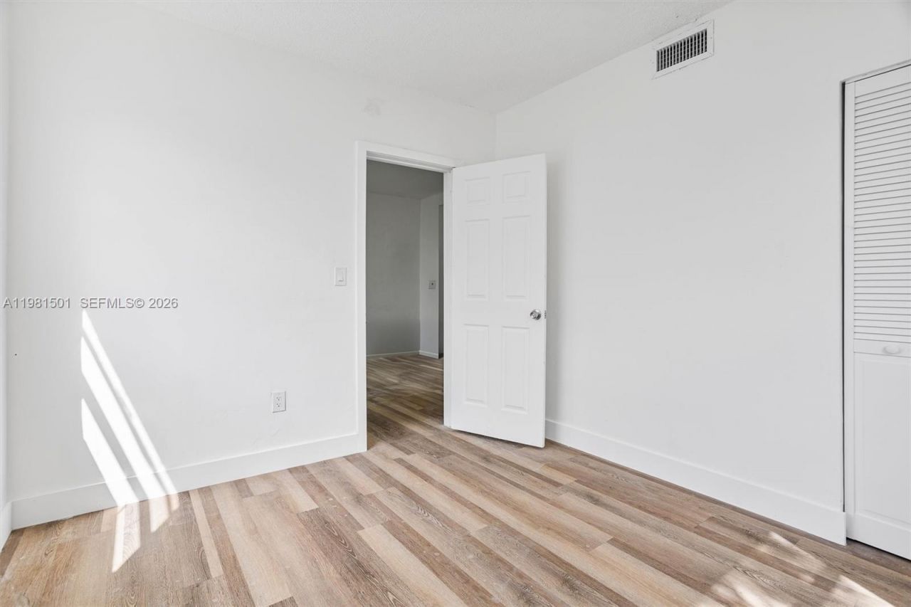 1601 NW 50th St , Miami, FL 33142 Photo