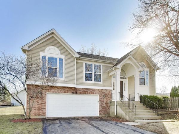 2014 Aspen Drive , Woodstock, IL 60098