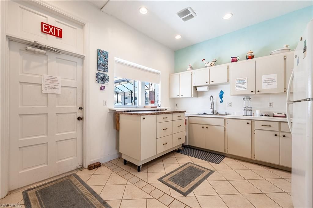 8761 Lueck Ln , Unit 3, Fort Myers, FL 33919 Photo