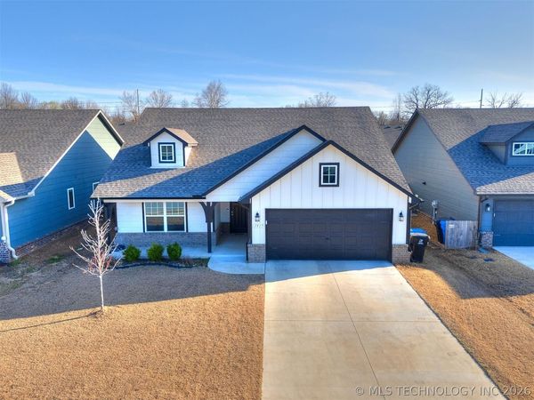 1917 E Van Buren Street , Broken Arrow, OK 74011