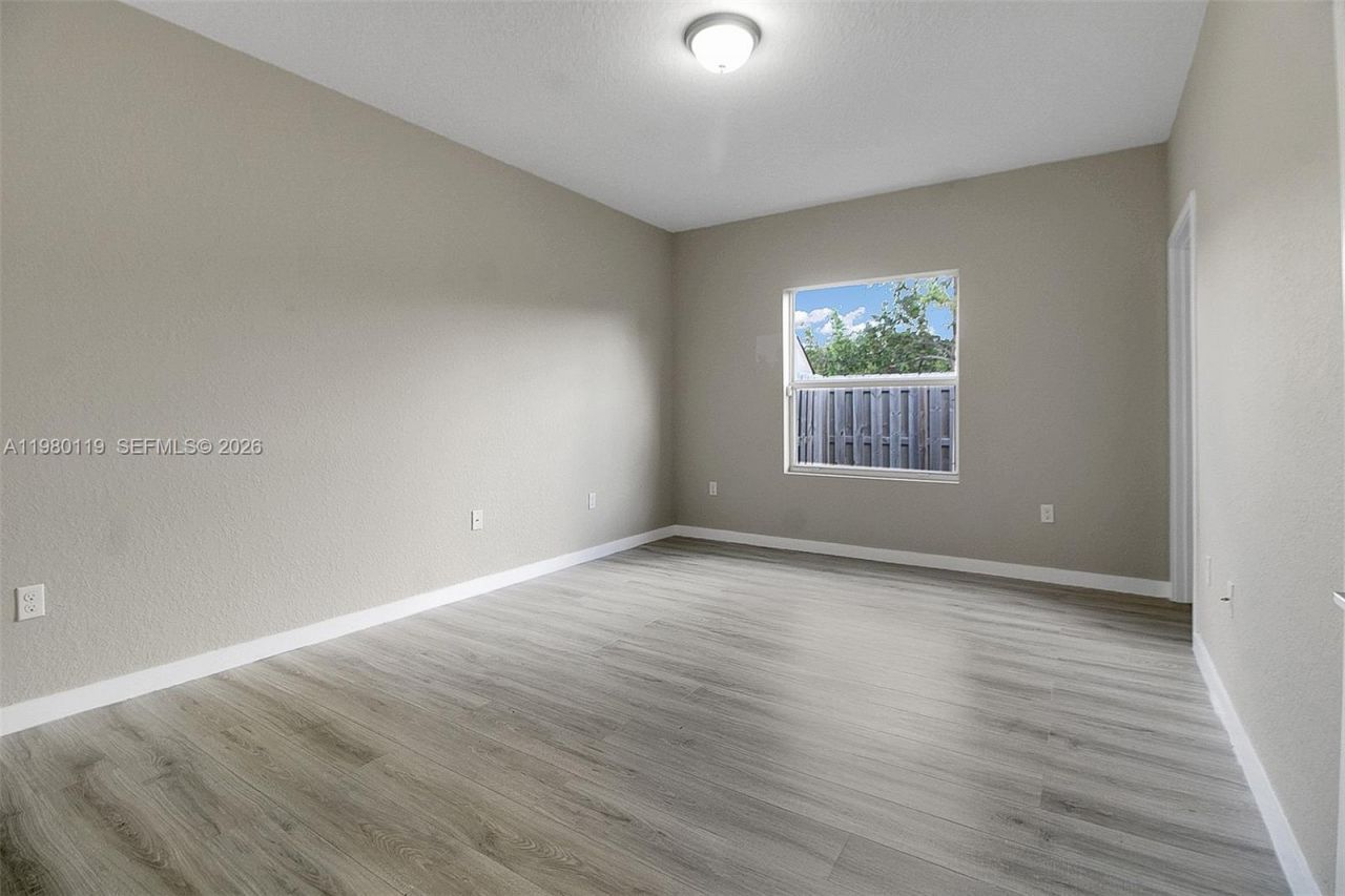 552 NE 5th Way , Florida City, FL 33034 Photo