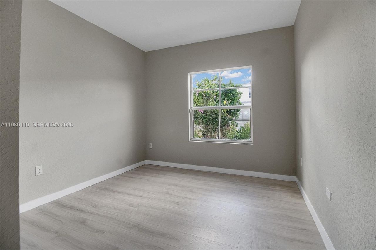 552 NE 5th Way , Florida City, FL 33034 Photo