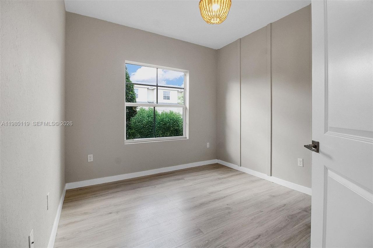 552 NE 5th Way , Florida City, FL 33034 Photo