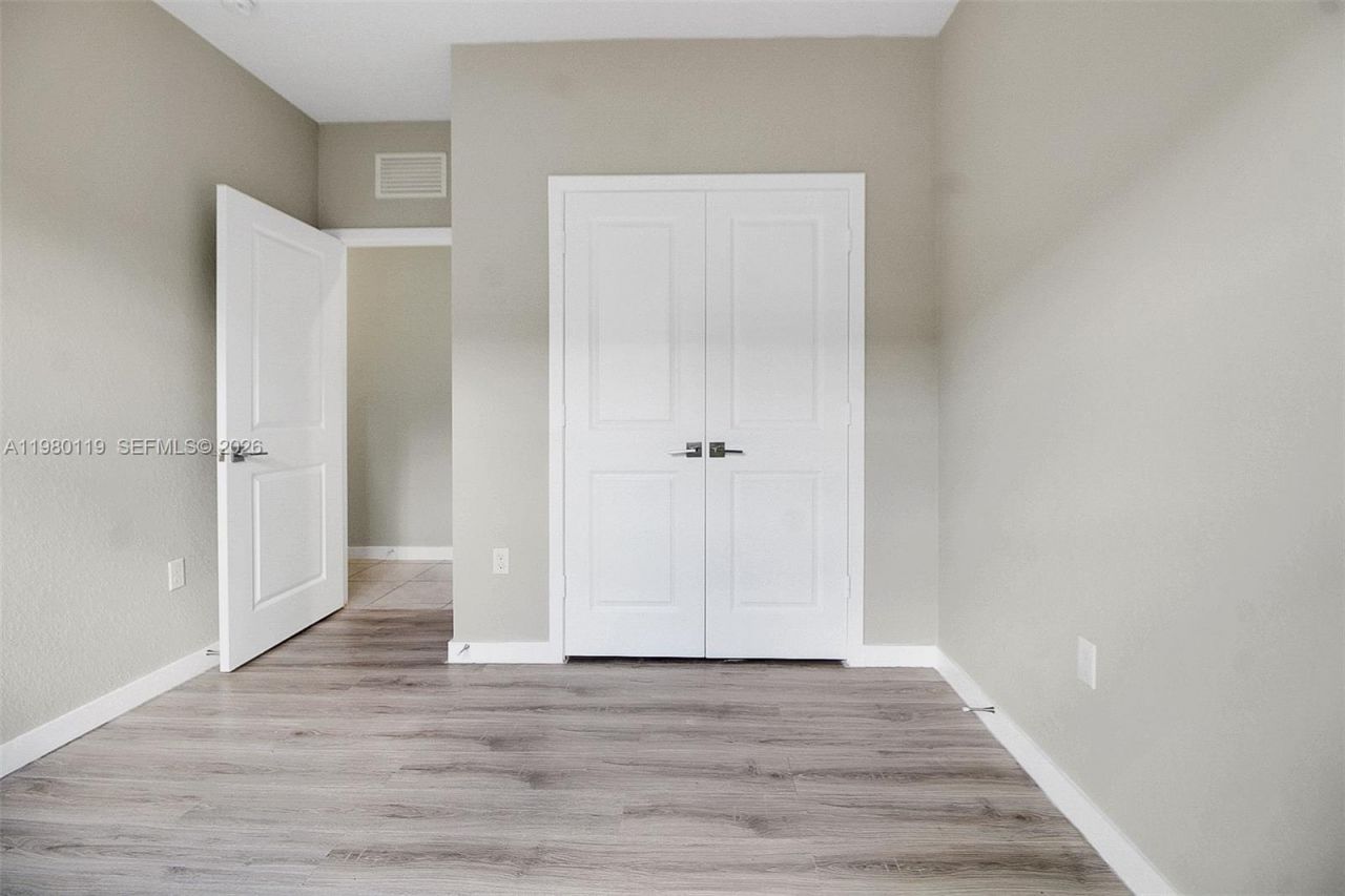 552 NE 5th Way , Florida City, FL 33034 Photo