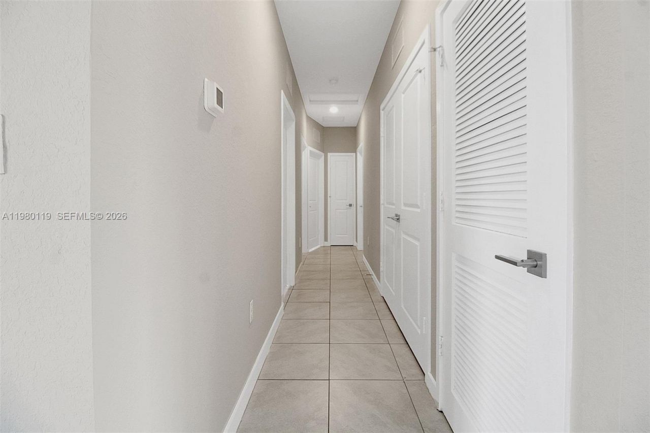 552 NE 5th Way , Florida City, FL 33034 Photo