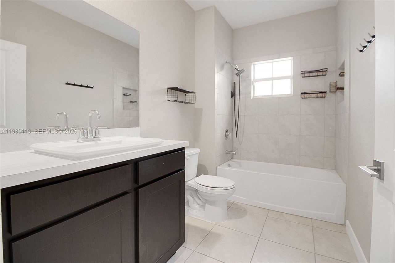 552 NE 5th Way , Florida City, FL 33034 Photo