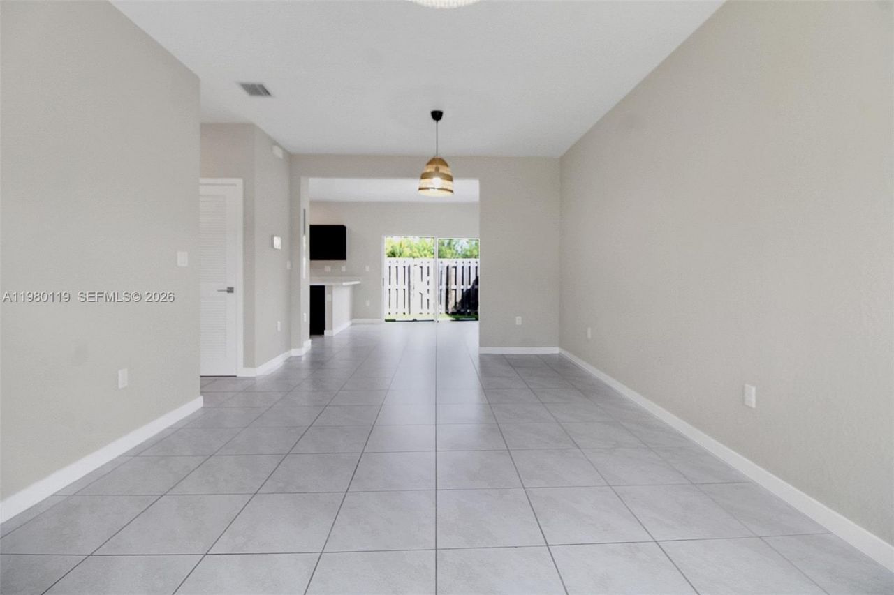 552 NE 5th Way , Florida City, FL 33034 Photo