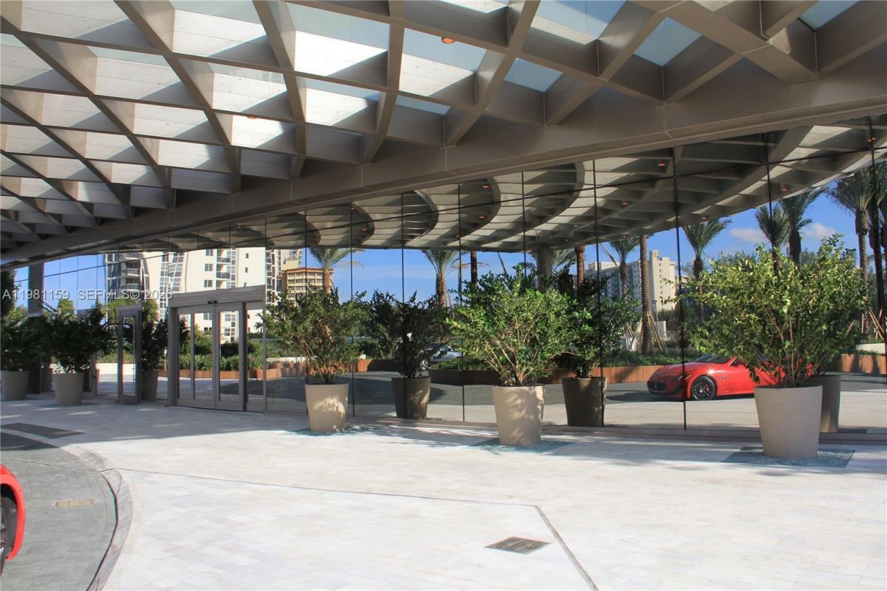 18975 Collins Ave, Unit 2504, Sunny Isles Beach, FL 33160 Photo