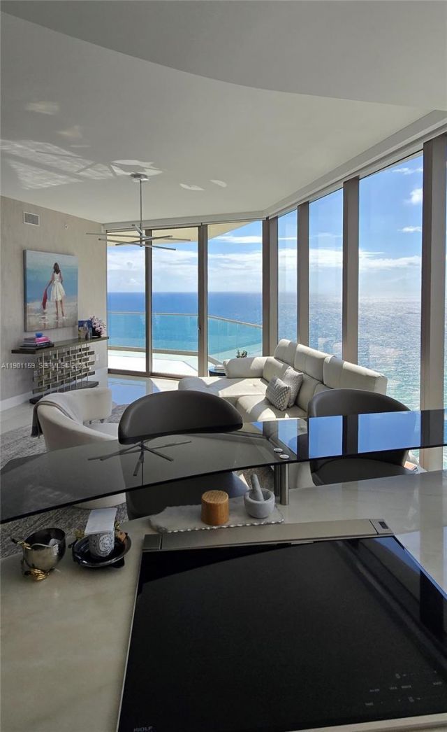 18975 Collins Ave, Unit 2504, Sunny Isles Beach, FL 33160 Photo
